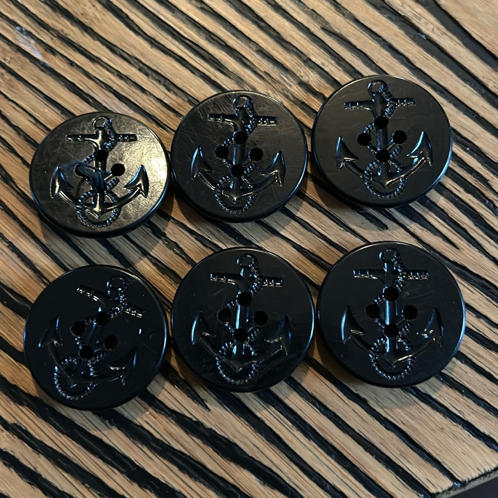 Navel buttons